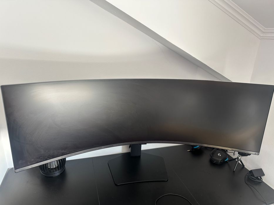 Samsung ViewFinity S9