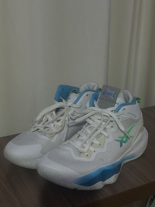 Asics nova surge 2
