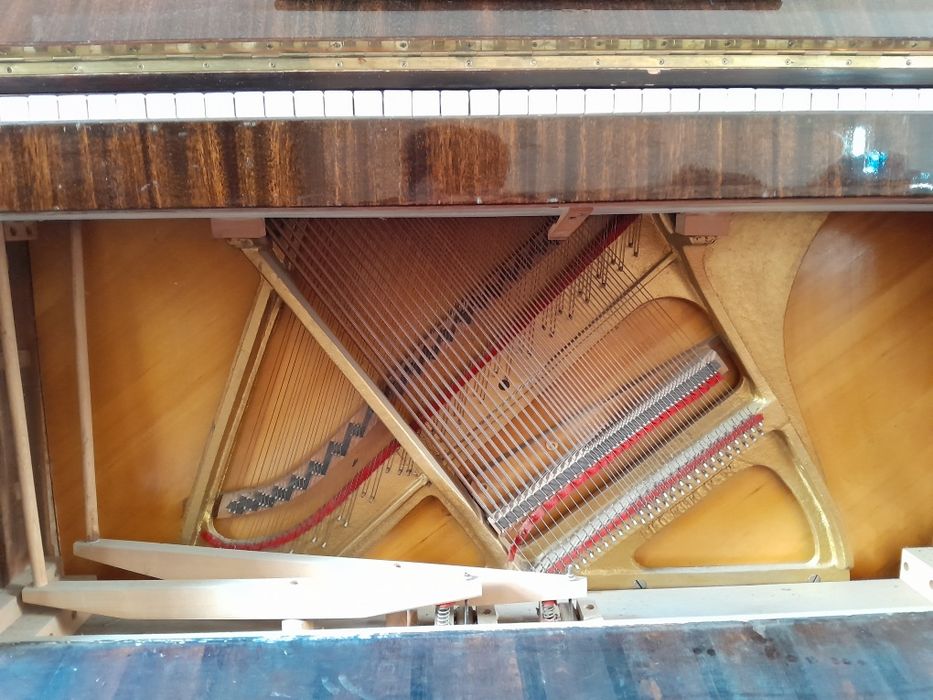 Пианино аккорд..