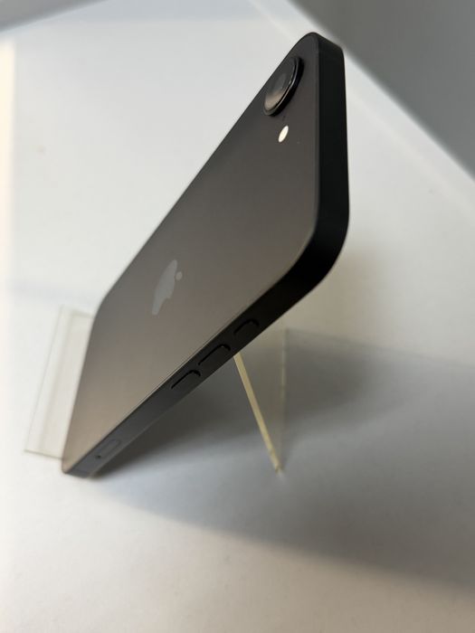 Iphone 16e Black 128GB 100 % 24 цикъла