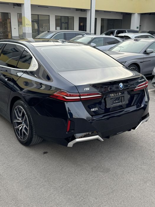 Bmw i5 35L/ 13000km probeg