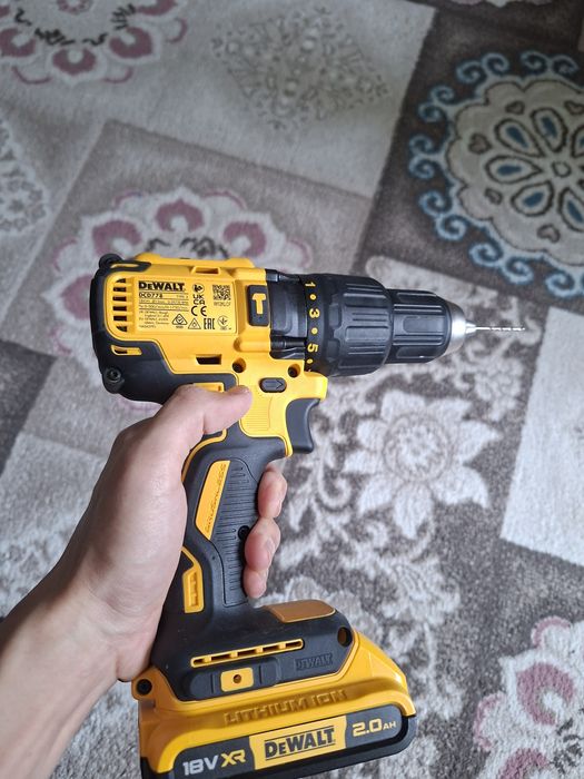 Шуруповерт dewalt