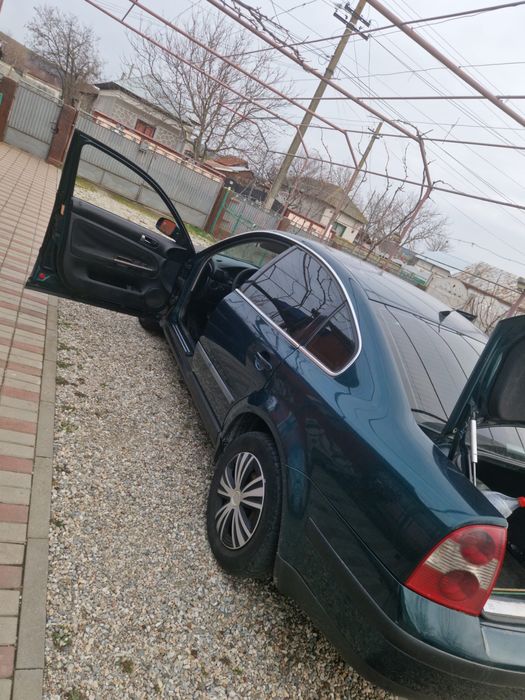 VOLKSWAGEN Passat 2003 — imagine 2