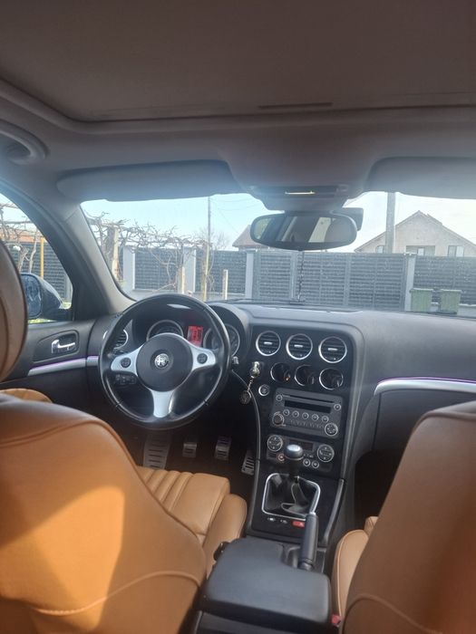 Vând alfa romeo 159