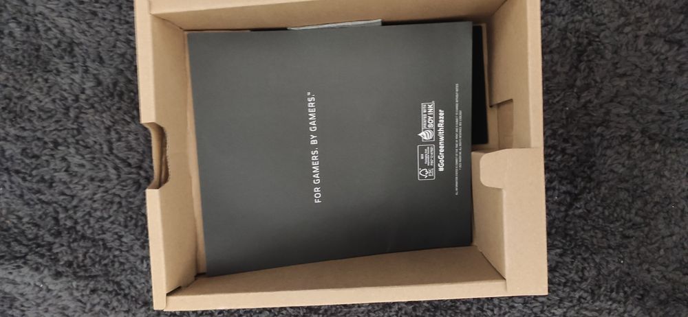 Продавам слушалки Razer kaira x