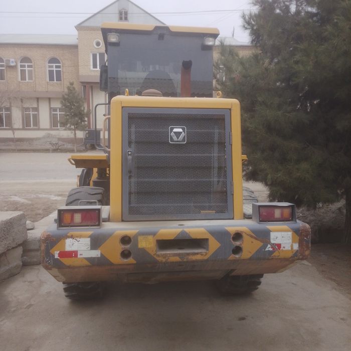 Фронтальный погрузчик