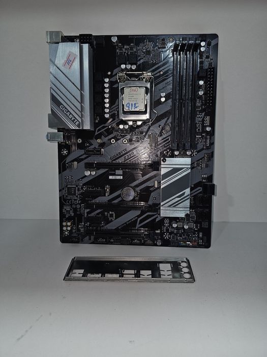 Gigabyte Z390 D Core i5-9500