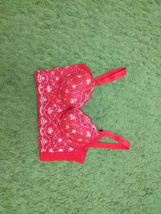 Продам красивый бюзгалтер