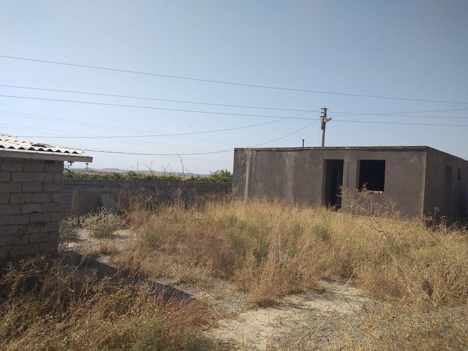 Продаётся  дачный  участок