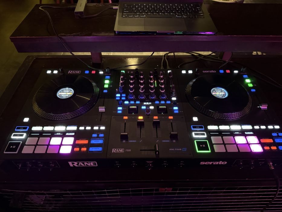 Rane Four контроллер