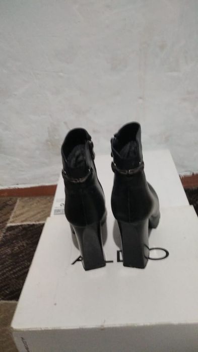 Продам сапожки красивый