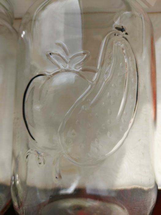 Емкость для декора с выпуклым рисунком ,стеклянная