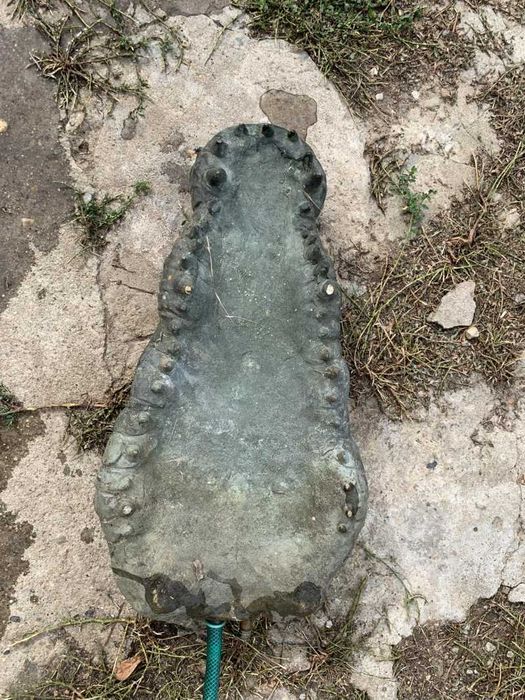 Cijmea decor piscina in forma de hipopotan si crocodil din bronz