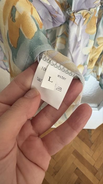 Рокля къса с връзки нова