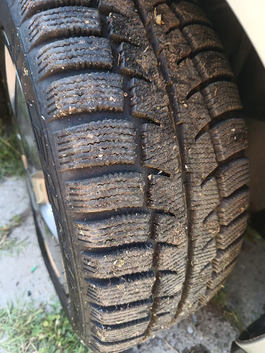 Зимни гуми 205/55/16 със стоманени джанти 5*110/16