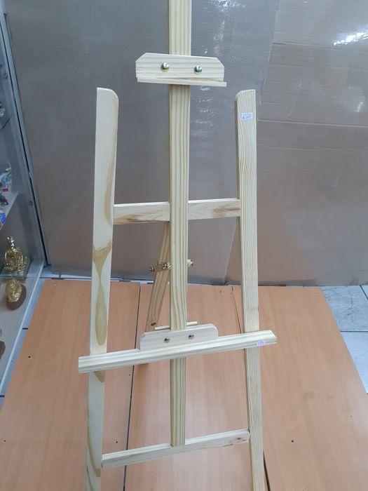 Мольберт продаю дерев.