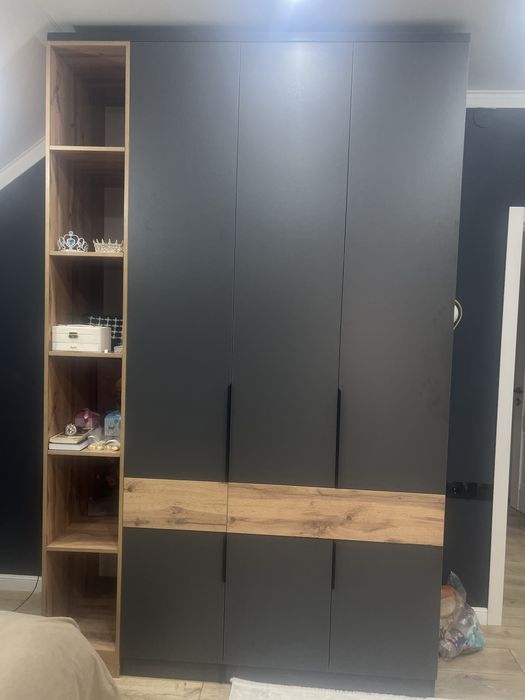 Шкаф с тумбочками