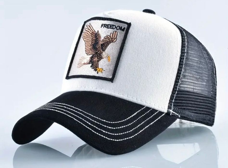 Шапки с козирка подходящи за вас !