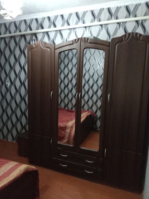 Продаю спальный гарнитур