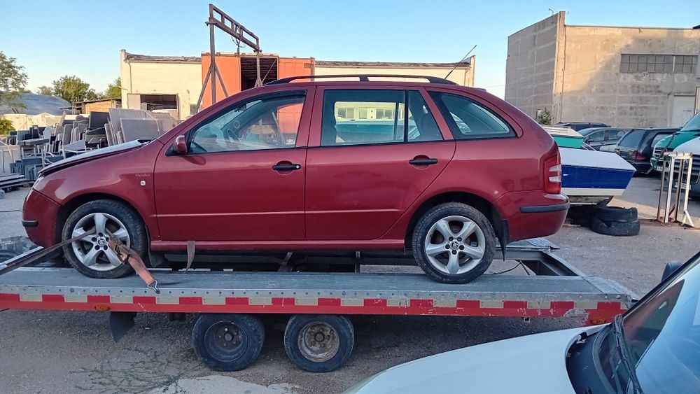 Шкода фобия с удар в предна дясна  страна