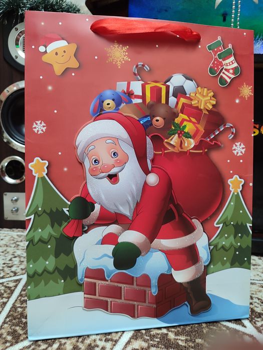 Новогодние подарочные пакеты