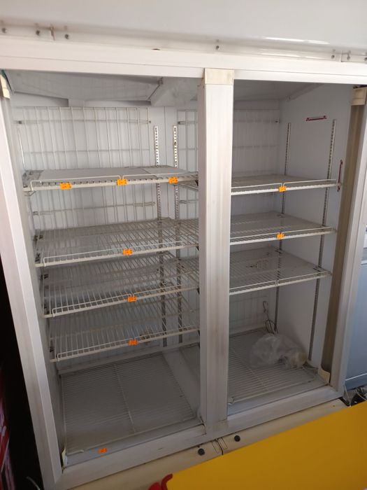 Професионална фурна за засуски и сладкарски щендер