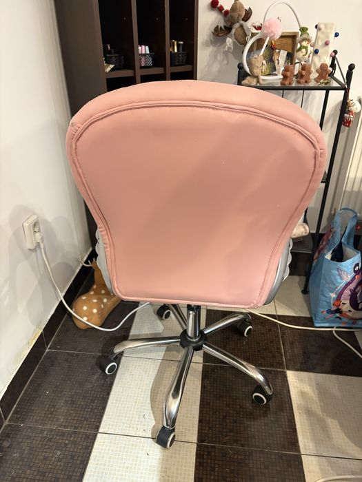 Scaun top scaune roz