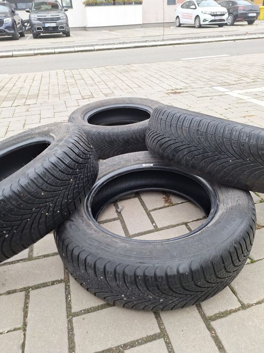 Vând cauciucuri vara și all season 14"