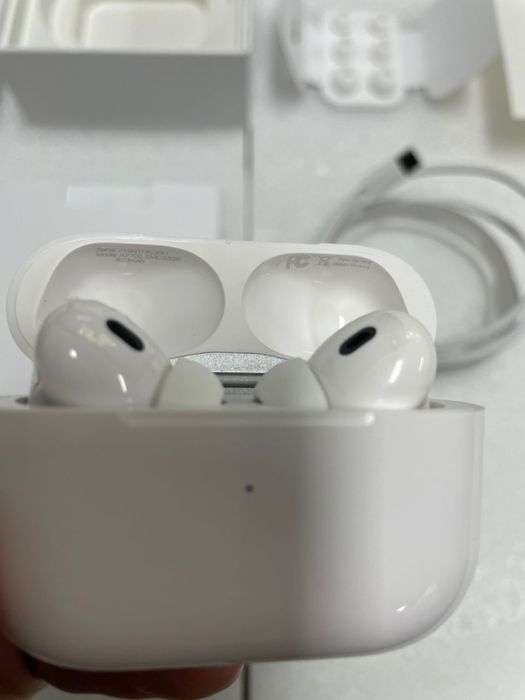 Airpods pro 3 noi 2026  usb C