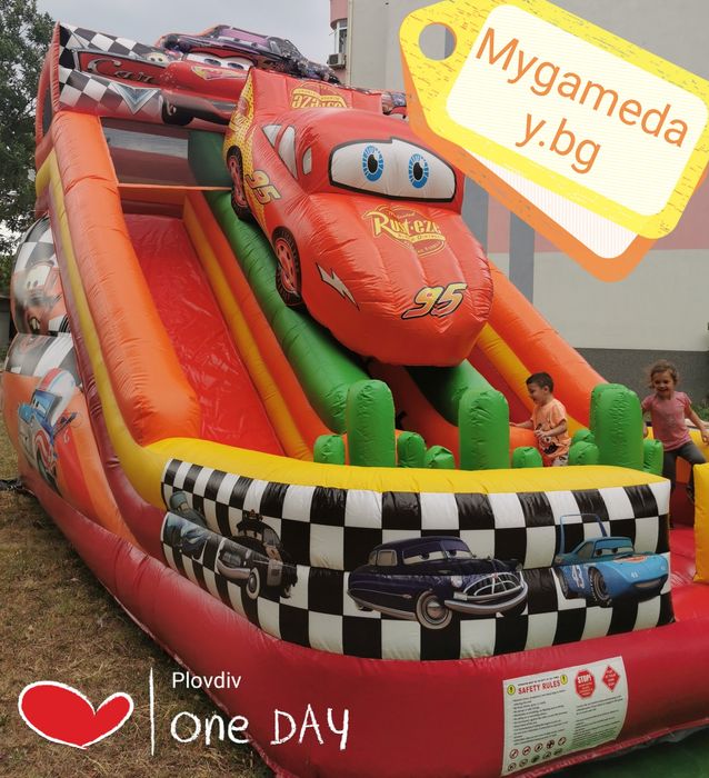 Под наем надуваема пързалка, надуваем замък, надуваем батут.