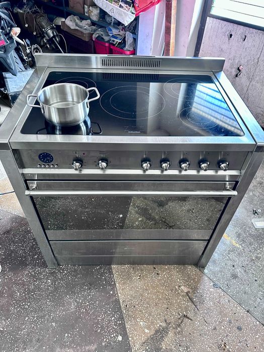 Masina de gatit cuptor plita SMEG