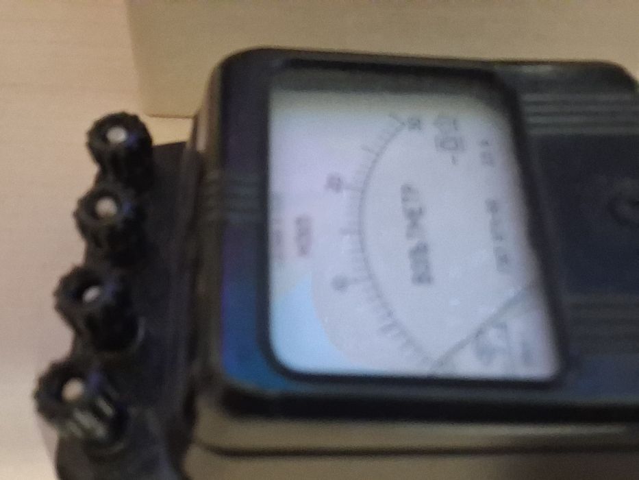 Стар руски волтметър.
