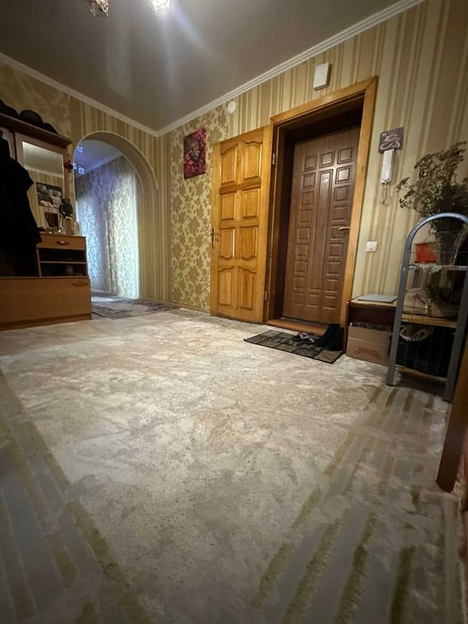 продам 3 комнатную квартиру в районе обл. больницы