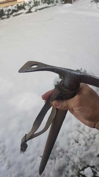 Ледоруб альпинисткий