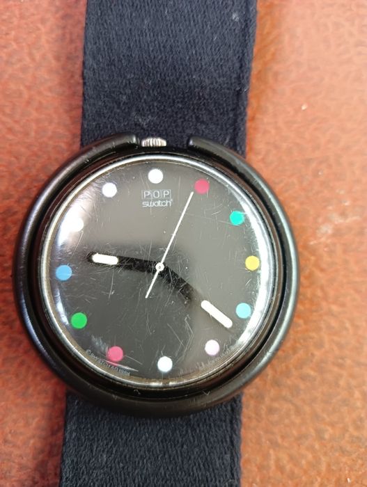 Часовник Swatch POP