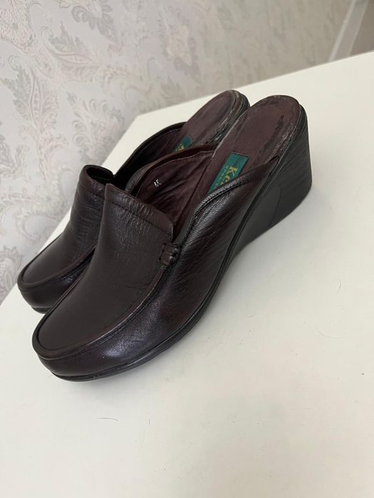 Шлепанцы кожаные