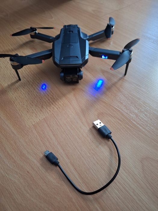 Дрон gps 4-axis работещ