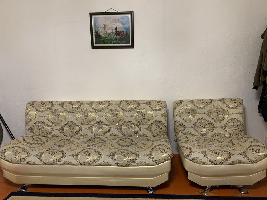 Диван срочно продам