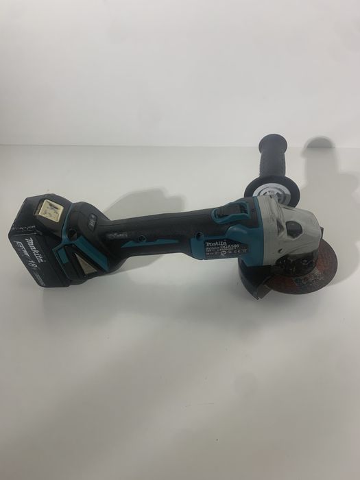Makita DGA 506 flex
