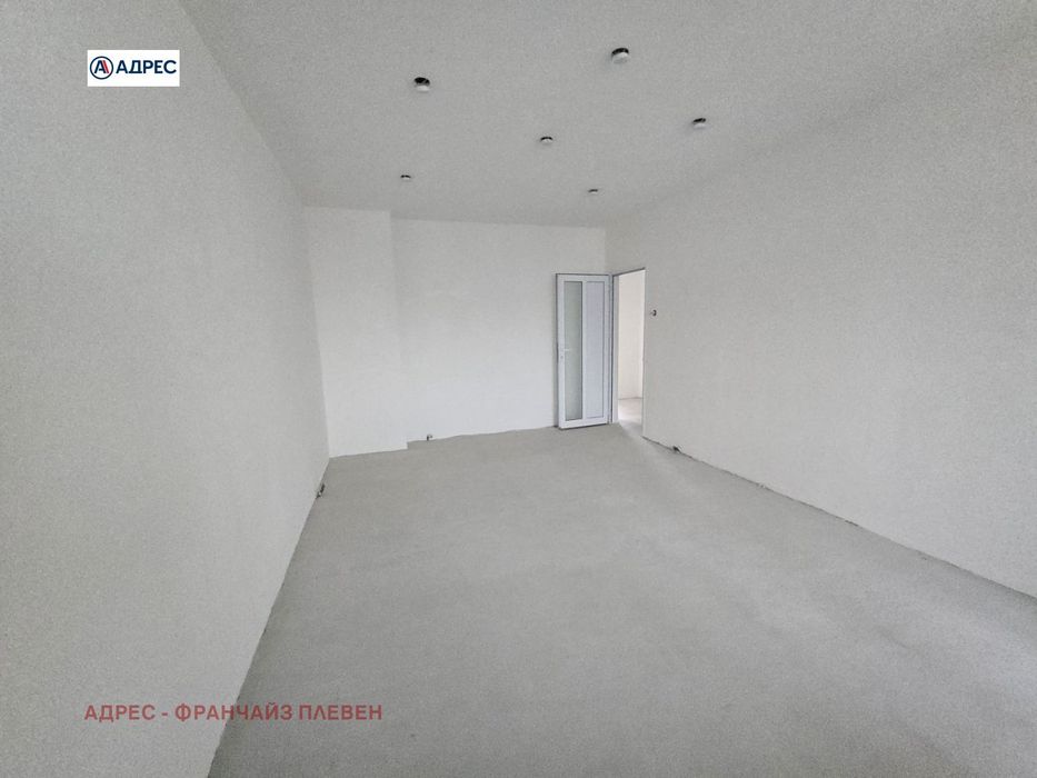 Продава се Двустаен апартамент в Плевен, Сторгозия - 60 кв.м за 842 €/кв.м - Снимка #2