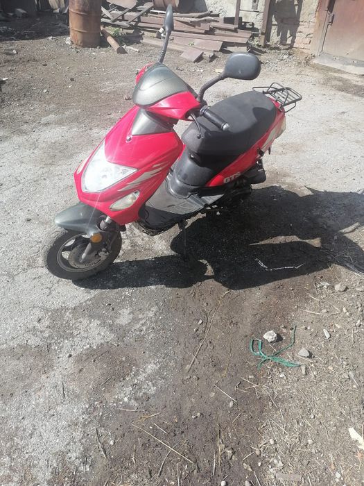 Продам скутер 150000