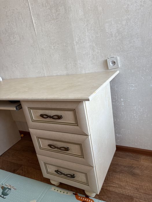 Компьютерный стол !!!