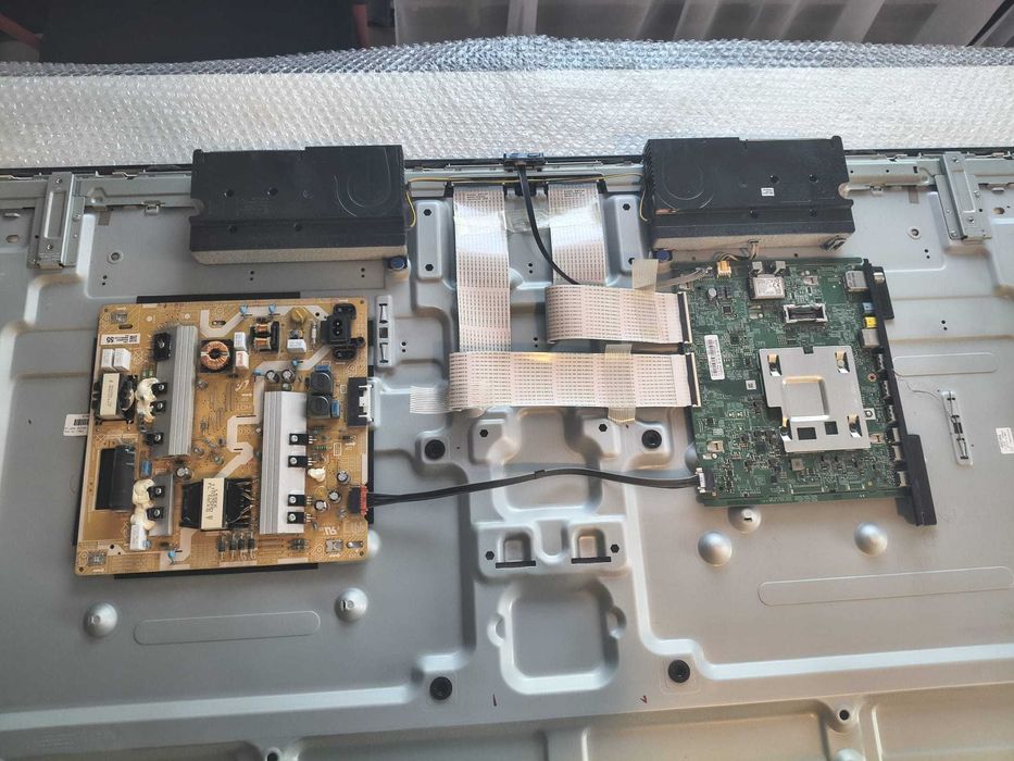 TV defect Samsung 55' UE55nu7102 pentru piese