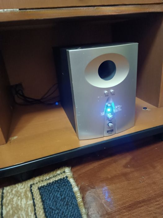 Продам буфер с колонками Intex