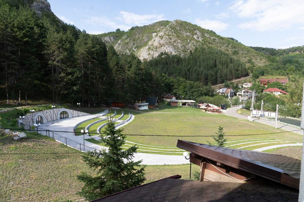 Inchiriez pensiune pentru CRACIUN 2026