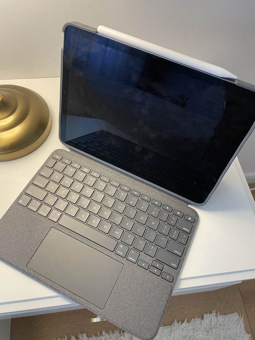 Ipad air 4, logitech combo touch + apple pencil 2