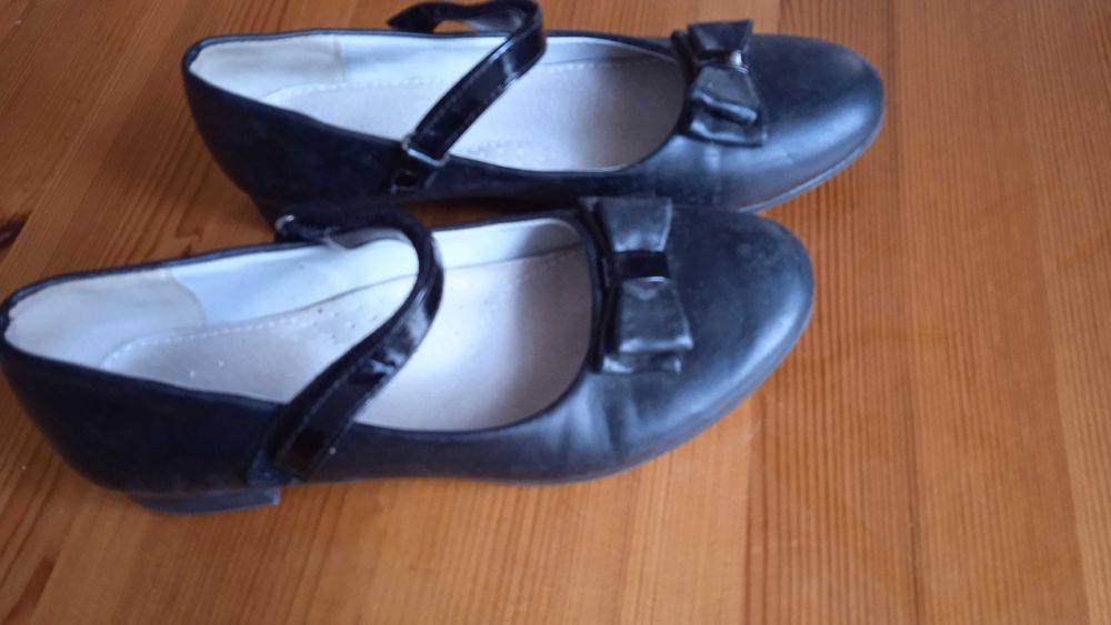 Черни официални обувки 35 номер