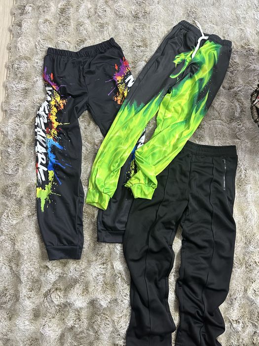 Vand 3 perechi pantaloni