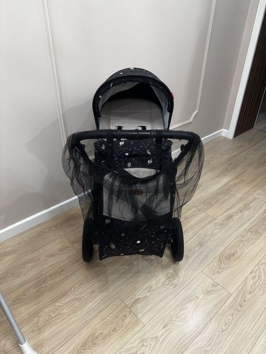 Коляска для малышей