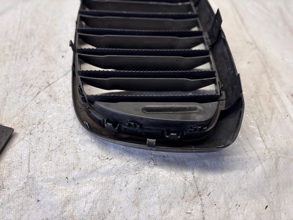 BMW X5 E70 решетка – дясна